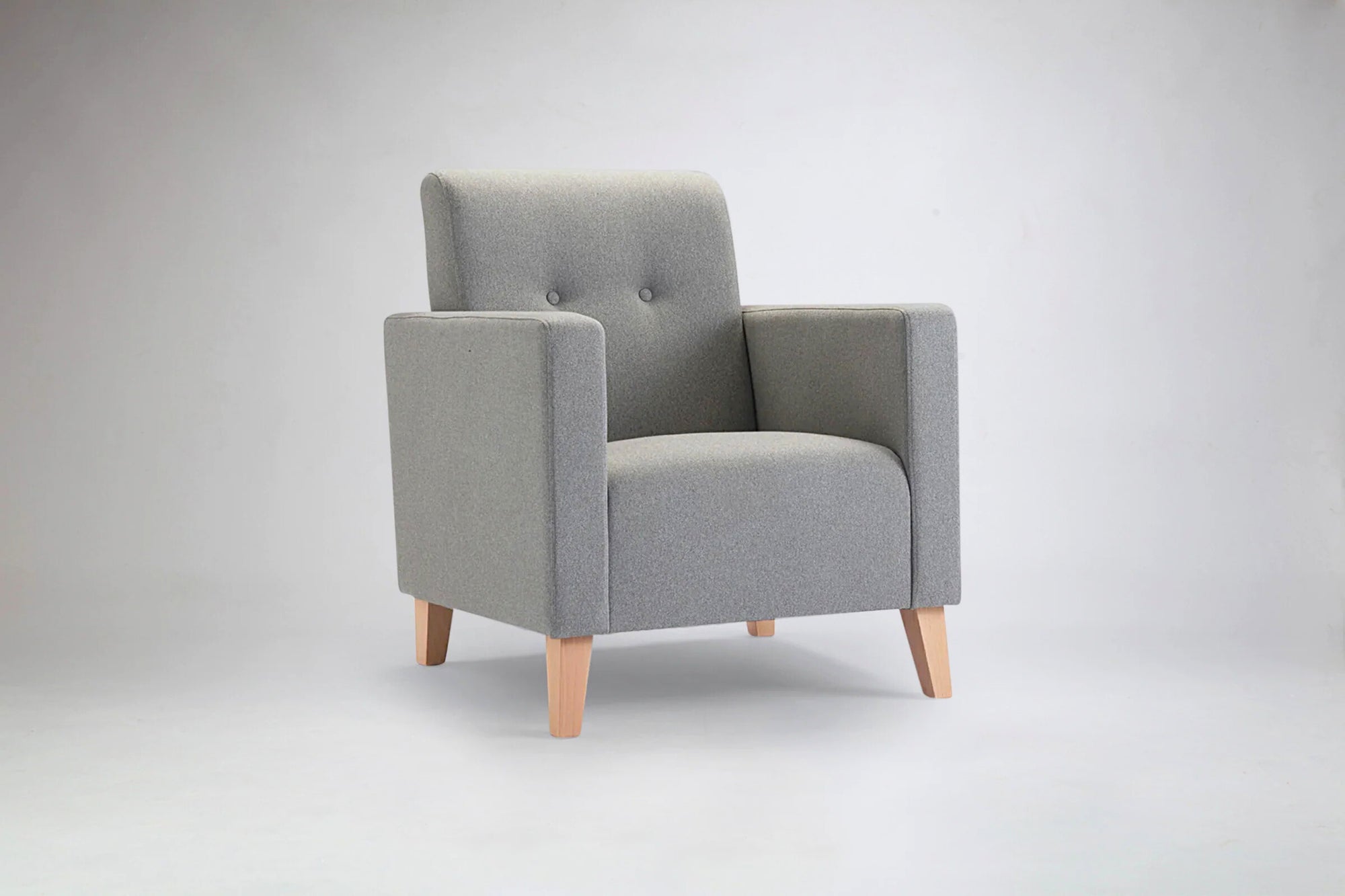 Como 2X Button Back Occasional Chair