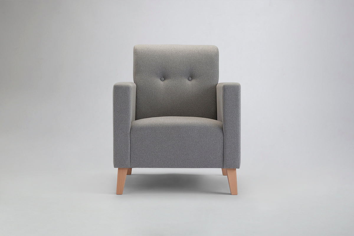 Como 2X Button Back Occasional Chair