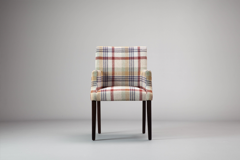 Achieve The Country Look With Farmhouse Dining Chairs