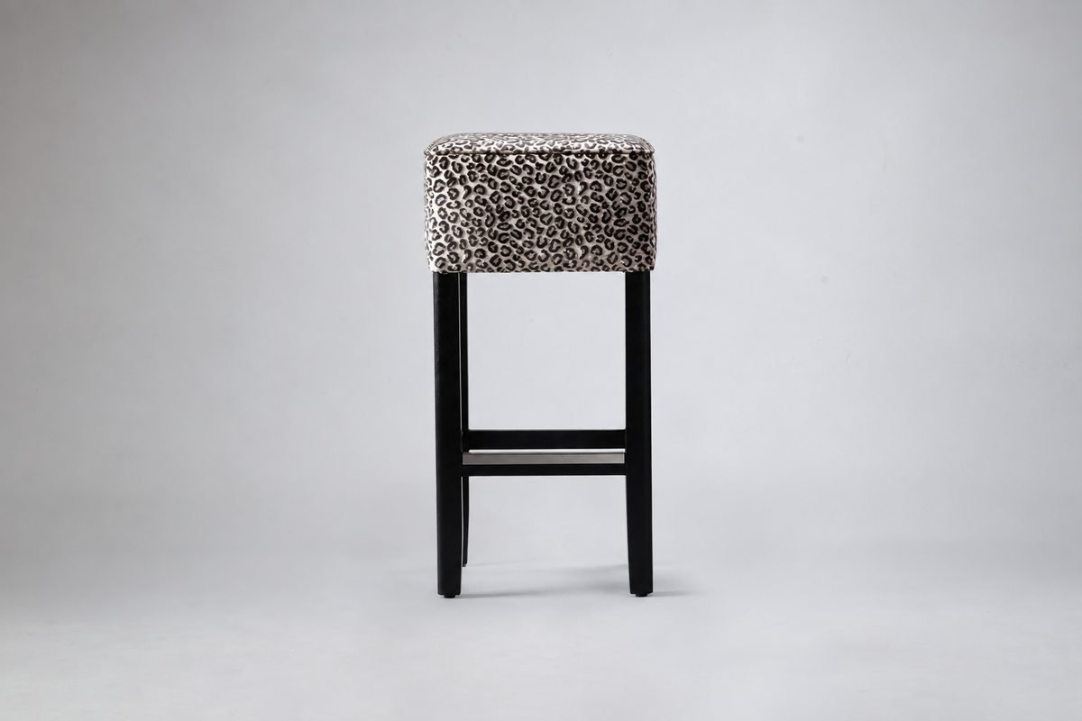Sutton Button Bar Stool Piping Detail
